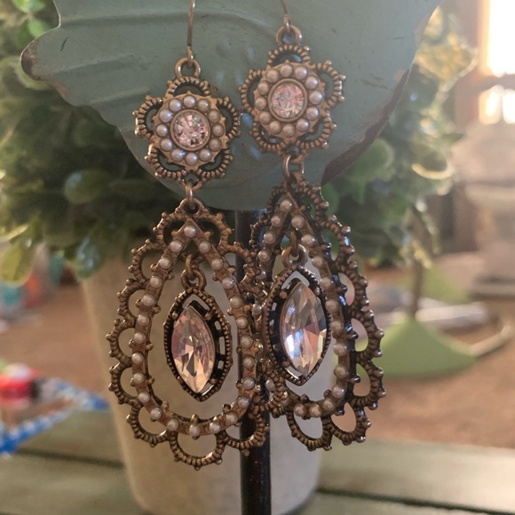 Chloe + Isabel Jewelry - Chloe + Isabel antique style earrings Chloe + Isabel Jewelry - Chloe + Isabel antique style earrings